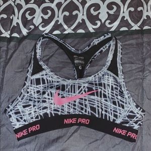 nike pro sports bra!!